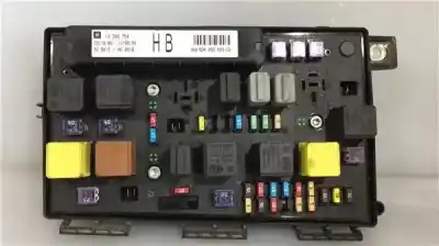 Pièce détachée automobile d'occasion boîtes à fusibles pour opel zafira / zafira family b (a05) 1.9 cdti (m75) références oem iam 13206754
