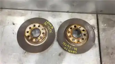 Peça sobressalente para automóvel em segunda mão disco de travão dianteiro por seat leon (1p1) 1.4 tsi referências oem iam 1k0615301as