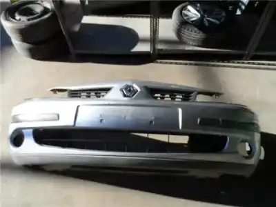 Pezzo di ricambio per auto di seconda mano PARAURTI ANTERIORE per RENAULT LAGUNA II (BG0/1_)  Riferimenti OEM IAM 7701476242  