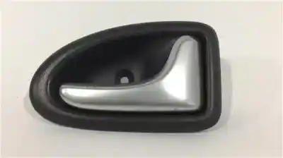 Second-hand car spare part interior right front handle for renault clio ii (xbo) 1.2 16v 75cv oem iam references 8200028995