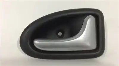 Second-hand car spare part interior right rear handle for renault clio ii (xbo) 1.2 16v 75cv oem iam references 7700423888