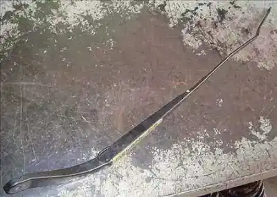 Автозапчастина б/у ПЕРЕДНІЙ ПРАВИЙ РІЧОК Склоочисника для RENAULT MEGANE II (BM0/1_, CM0/1_)  Посилання на OEM IAM 7701063734  