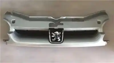 Автозапчасти б/у передняя решетка за peugeot partner combispace (5f) 1.9 d ссылки oem iam 9618254777