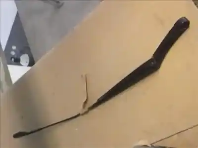 Peça sobressalente para automóvel em segunda mão haste de escova dianteiro direito por seat ibiza berlina (6j5) 1.4 referências oem iam 6j1955409