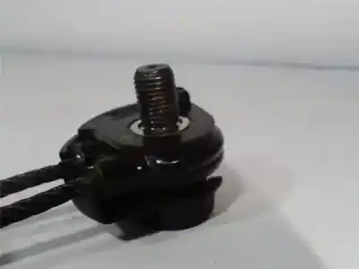 Pièce détachée automobile d'occasion boucle de ceinture de sécurité arriere droit pour volkswagen golf v plus (5m1) 2.0 tdi 16v références oem iam 5m0857754b  33047663