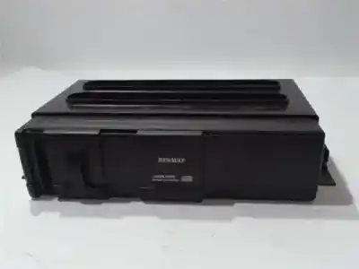 İkinci el araba yedek parçası ses sistemi / radyo cd için renault megane scenic (ja0/1_) 1.6 16v (ja0b ja04 ja11 ja00) oem iam referansları 7700413318a