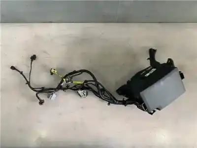 Second-hand car spare part FUSE BOX UNIT for KIA CEED (JD)  OEM IAM references 91200-J7200  