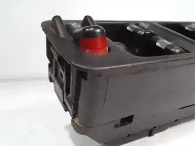 Pièce détachée automobile d'occasion commande de lève vitre avant droit pour rover rover 600 (rh) 2.0 620 si lux références oem iam m13421  
