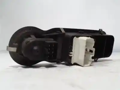 Pièce détachée automobile d'occasion commande de lève vitre avant droit pour renault modus / grand modus (f/jp0_) 1.5 dci (fp0e, jp0e) références oem iam 8200277630  