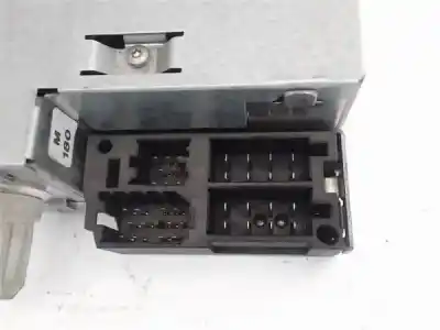 Second-hand car spare part audio system / radio cd for renault clio ii fase ii (b/cb0) renault-sport oem iam references 8200 354 519  