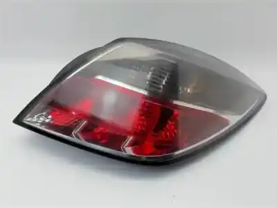 Автозапчастина б/у правий ліхтар для opel astra h gtc (a04) 1.9 cdti 16v (l08) посилання на oem iam 13252444