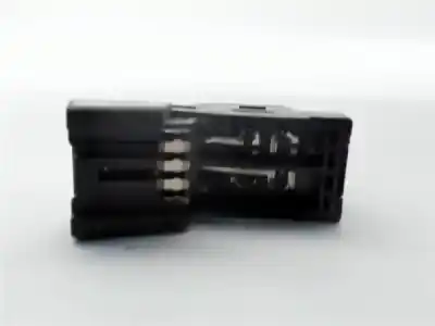 Second-hand car spare part right front power window switch for suzuki swift iii (sg) 1.5 oem iam references 62j003564t  