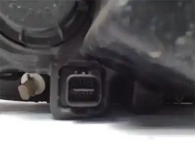 Second-hand car spare part right headlight for kia sorento (bl) 2.5 crdi oem iam references 921023e060  