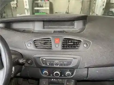 Gebrauchtes Autoersatzteil instrumententafel zum renault scenic iii (jz) 1.5 dynamique oem-iam-referenzen 663603851r  