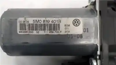 Recambio de automóvil de segunda mano de motor elevalunas trasero izquierdo para volkswagen golf v plus (5m1) 2.0 tdi 16v referencias oem iam 5m0839401b  