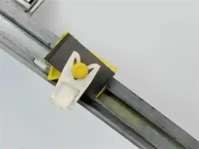 İkinci el araba yedek parçası arka sol cam regülatörü için renault megane i scenic ja renault oem iam referansları 7700838598  