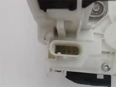 Автозапчастина б/у передній правий центральний замок для fiat 500x (334_) 1.6 d multijet (334axa1b, 334axa11) посилання на oem iam 52139900  52104484