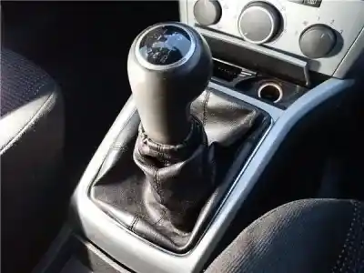 Recambio de automóvil de segunda mano de pomo palanca cambio para opel astra h berlina (2004->) 1.7 cdti referencias oem iam 93180989  93180985
