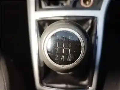 Recambio de automóvil de segunda mano de pomo palanca cambio para opel astra h berlina (2004->) 1.7 cdti referencias oem iam 93180989  93180985