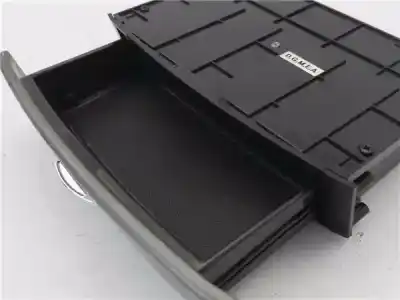 Peça sobressalente para automóvel em segunda mão cinzeiro por kia sorento (bl) 2.5 crdi referências oem iam 845703  