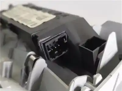 Second-hand car spare part front interior light for seat exeo st (3r5) 2.0 reference oem iam references 8e0947135d  8e0951177