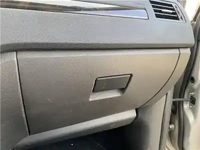 Автозапчасти б/у бардачок за ford focus c-max 2.0 tdci ссылки oem iam 1815144