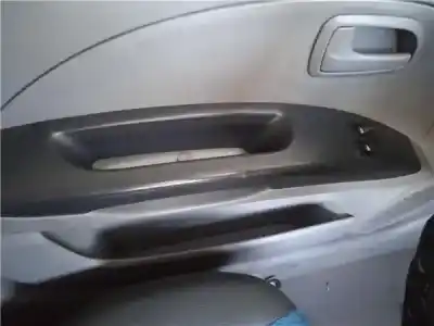 Pièce détachée automobile d'occasion COMMANDE DE LÈVE VITRE AVANT GAUCHE pour KIA PICANTO (SA)  Références OEM IAM 8236007010HU  9357007000