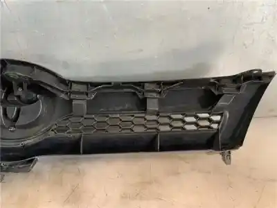 Tweedehands auto-onderdeel voorbumpergrille voor toyota corolla verso (r1) 2.2 d-4d sol oem iam-referenties 531110f020