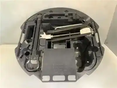 Pièce détachée automobile d'occasion CRIC HYDRAULIQUE pour RENAULT CLIO III  Références OEM IAM 8200386374  8200225839