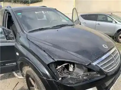 Автозапчастина б/у капок для ssangyong kyron 2.0 200 xdi 2wd посилання на oem iam 6182009003  6101109111