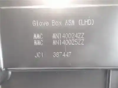 Second-hand car spare part glove compartment for mitsubishi colt cz3 berl. 5 (z30a) 1.1 inform (d) oem iam references mr975612  