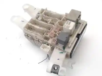 Peça sobressalente para automóvel em segunda mão caixa de fusíveis e relés por toyota auris (e15) 2.0 d-4d referências oem iam 8273002150a