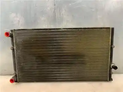 Recambio de automóvil de segunda mano de Radiador Agua para VOLKSWAGEN GOLF III (1H1) 2.0 referencias OEM IAM 1H0121253BA  