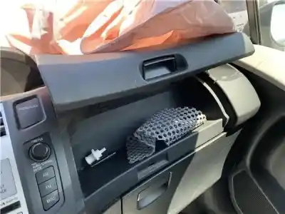 Автозапчасти б/у бардачок за toyota yaris (ksp9/scp9/nlp9) 1.4 turbodiesel cat ссылки oem iam 550410d010b0