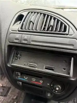 Pezzo di ricambio per auto di seconda mano CONSOLE CENTRALE per CITROEN SAXO  Riferimenti OEM IAM 821140  