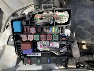 Second-hand car spare part Fuse Box Unit for TOYOTA YARIS (KSP9/SCP9/NLP9) 1.4 Turbodiesel CAT OEM IAM references 8264147020  72818502
