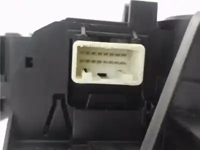 Second-hand car spare part indicator switch for mazda 2 berlina (de) 1.4 crtd active oem iam references df7166122  df7166120b