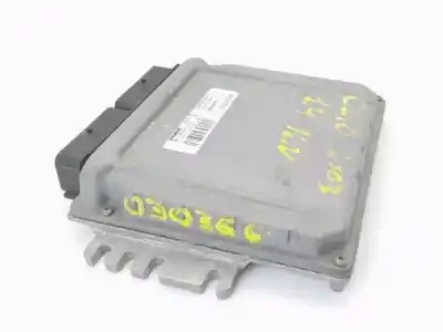 Peça sobressalente para automóvel em segunda mão centralina de motor uce por renault clio ii fase i (b/cb0) 1.4 16v (b/cb0l) referências oem iam 8200214973  s118301113