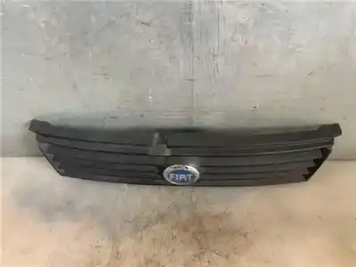 Автозапчастина б/у передня решіта для fiat stilo (192_) 1.9 jtd (192_xe1a) посилання на oem iam 71718788  