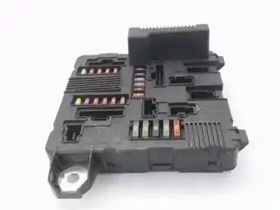 Second-hand car spare part fuse box unit for renault megane ii ranchera familiar (km0/1_) 1.5 dci (km02. km13) oem iam references 8200306033   Second-hand car spare part fuse box unit for renault megane ii ranchera familiar (km0/1_) 1.5 dci (km02. km13) oem iam references 8200306033