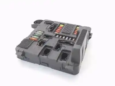 Second-hand car spare part fuse box unit for renault megane ii ranchera familiar (km0/1_) 1.5 dci (km02. km13) oem iam references 8200306033   Second-hand car spare part fuse box unit for renault megane ii ranchera familiar (km0/1_) 1.5 dci (km02. km13) oem iam references 8200306033