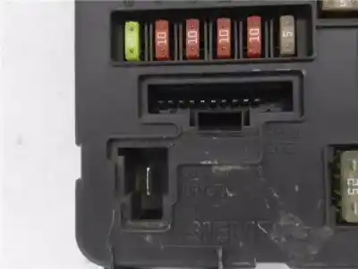 Second-hand car spare part fuse box unit for renault megane ii ranchera familiar (km0/1_) 1.5 dci (km02. km13) oem iam references 8200306033   Second-hand car spare part fuse box unit for renault megane ii ranchera familiar (km0/1_) 1.5 dci (km02. km13) oem iam references 8200306033