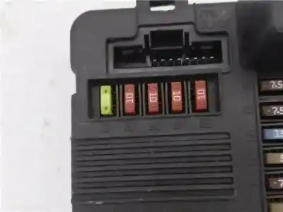 Second-hand car spare part fuse box unit for renault megane ii ranchera familiar (km0/1_) 1.5 dci (km02. km13) oem iam references 8200306033   Second-hand car spare part fuse box unit for renault megane ii ranchera familiar (km0/1_) 1.5 dci (km02. km13) oem iam references 8200306033