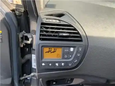 Pièce détachée automobile d'occasion Grille D'aération pour CITROEN C4 PICASSO I MONOSPACE (UD_) 1.6 HDi Références OEM IAM 8265W7  6451WR