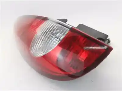 Pezzo di ricambio per auto di seconda mano LAMPADA POSTERIORE SINISTRA per NISSAN ALMERA TINO (V10M) 1.8 16V CAT Riferimenti OEM IAM E95251  