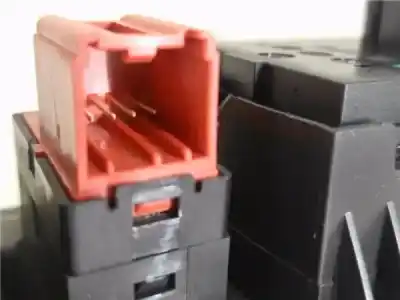 Second-hand car spare part left front power window switch for opel mokka 1.7 business oem iam references 95025518600r  13305011