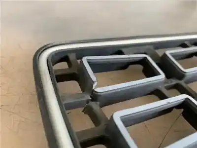 Second-hand car spare part Front Grille for SEAT 127 (127A) 0.9 OEM IAM references HB53011006  