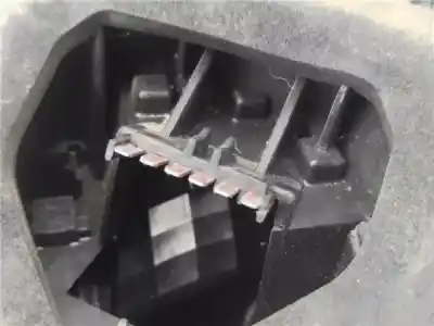 Second-hand car spare part left tailgate light for opel corsa d 1.3 cdti oem iam references 13269050  89318811