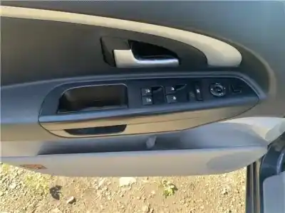 Автозапчастина б/у передні вікний вмикач для KIA CEED (ED) 2.0 Emotion Посилання на OEM IAM 935701H120EQ  