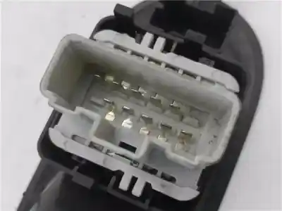 Second-hand car spare part left front power window switch for renault clio iii 1.5 dci diesel cat oem iam references 8200356513  